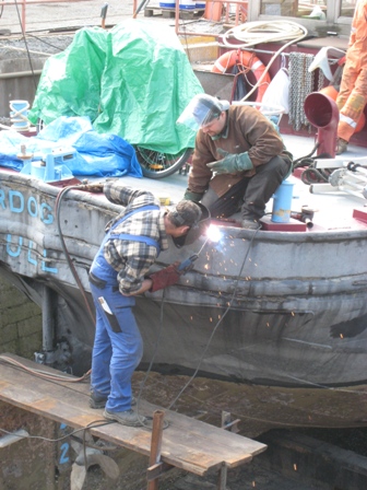 Aft top rubbing strake